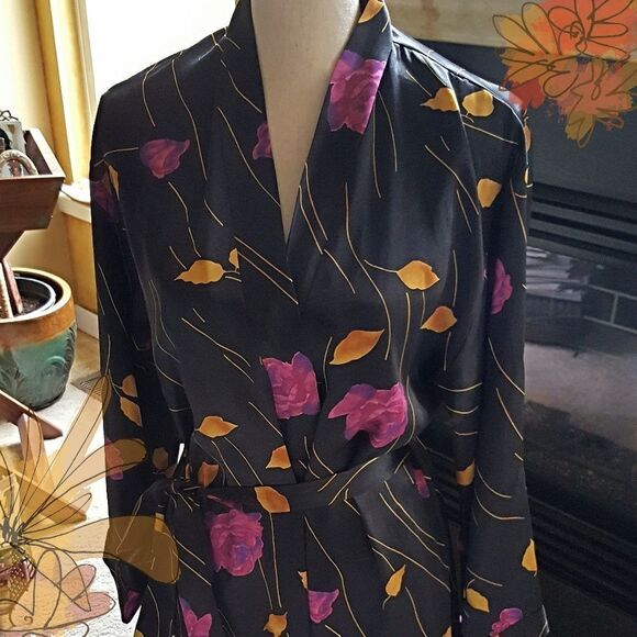 💕PRICE DROP! 💖BEAUTIFUL DRESSING GOWN OR ROBE - Picture 1 of 4